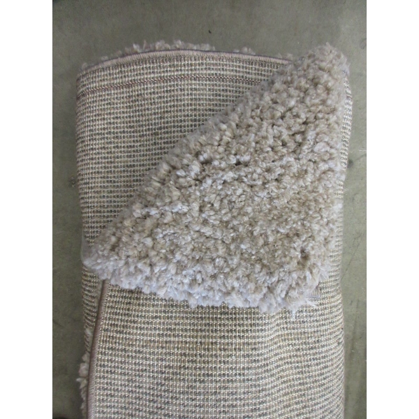 5' x 7' Beige Medium Shag Area Carpet