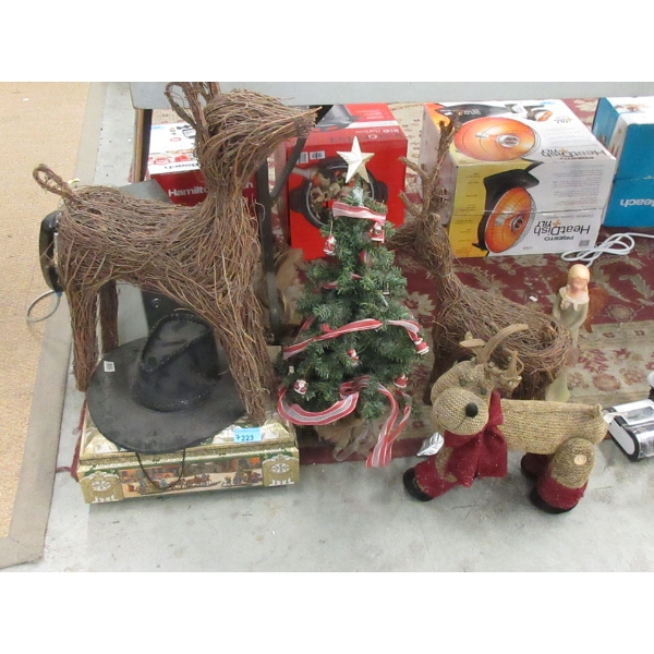 7 Christmas Themed Household Decor - Preowned