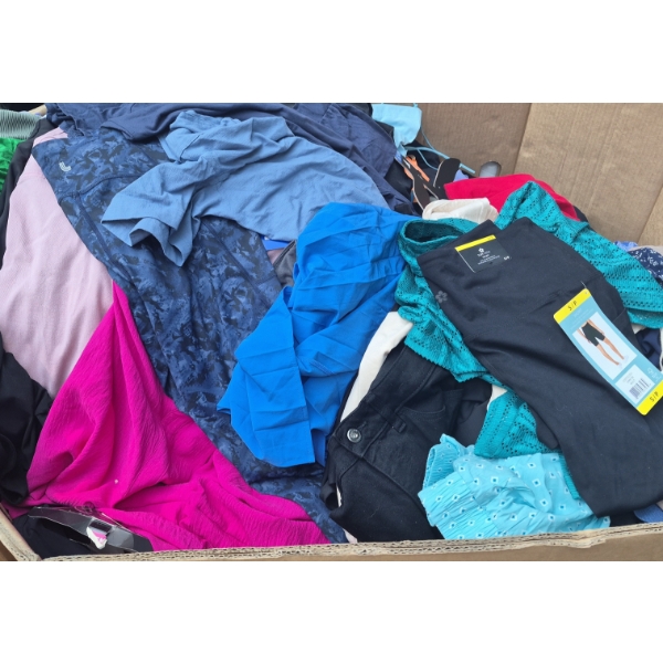 Partial Pallet of Mixed Customer Return Clothing