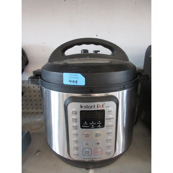 Instant Pot 8 Quart Pressure/Slow Cooker