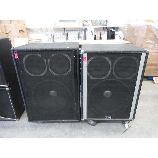 2 Peavey Bass Enclosure Bi-Amps 