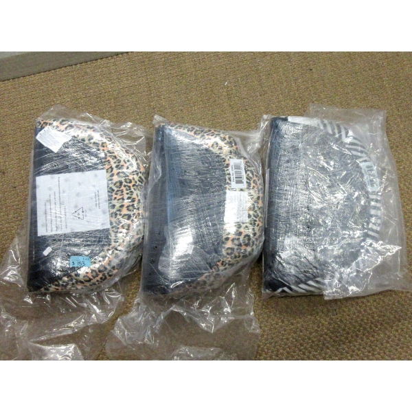 3 New Show & Tail Pet Beds with Removable Pad