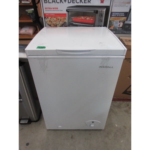 Insignia 3.5 Cu Ft Freezer - No Hinges 