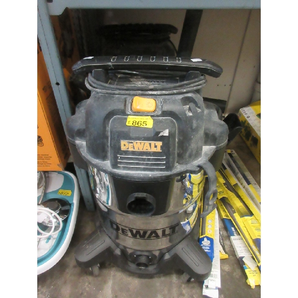 2 DeWalt 38 L/10 Gal Shop Vacs - No Hoses