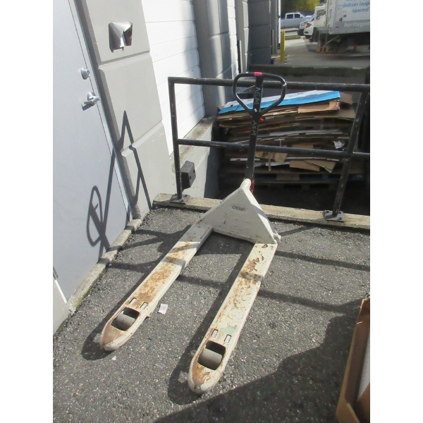 Crown Pallet Jack - Preowned - Needs Repair