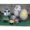 Image 1 : 3 Collectible Eggs and 5 Art Glass Paperweights