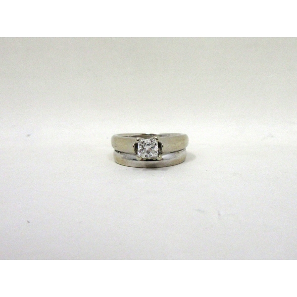 14KT & 10KT White Gold Ladies Estate Solitaire Ring