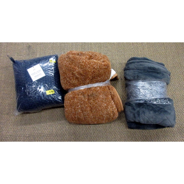 3 Assorted Throw Blankets - Customer Returns