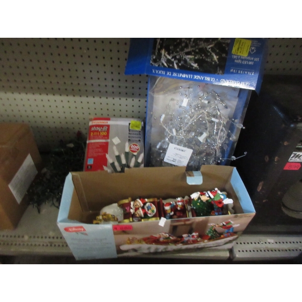 4 Piece Lot of Holliday Decor & Lights