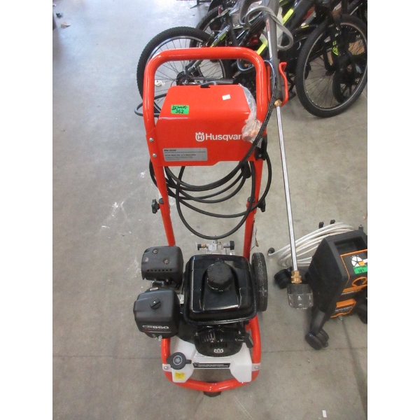 Husqvarna PW 3200 Gas Pressure Washer