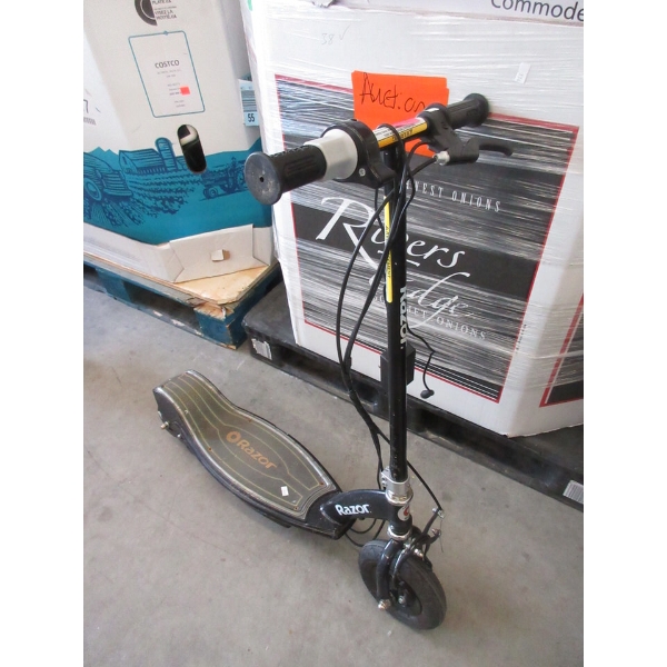 Razor Eclectic Scooter with Charger - Preowned - As Is