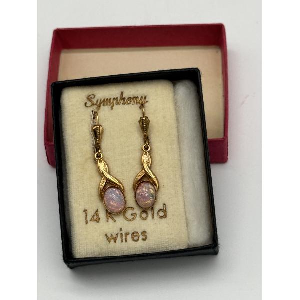 Clip-on earrings with opals