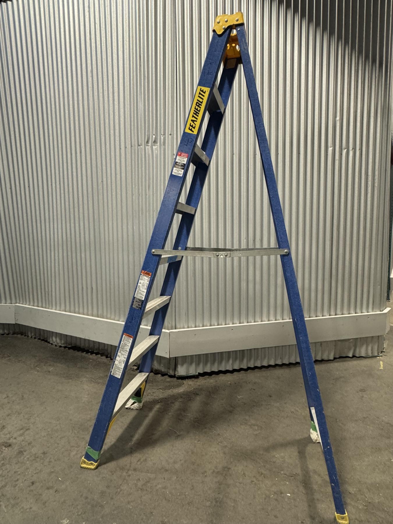 Featherlite 8ft portable ladder (blue)
