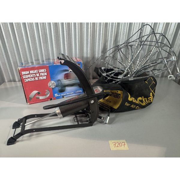 Car Lot - Foot pump, Snow chains and Brake Shoes