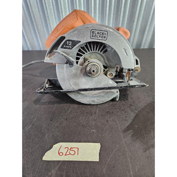 Black & Decker 12-Amp Circular Saw