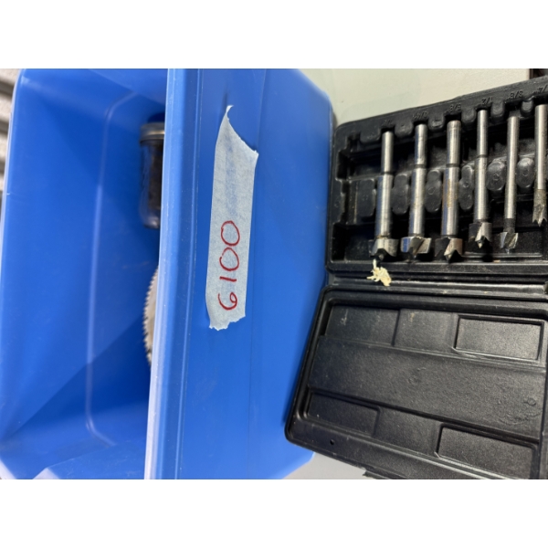 Mini box of hole cutting bits