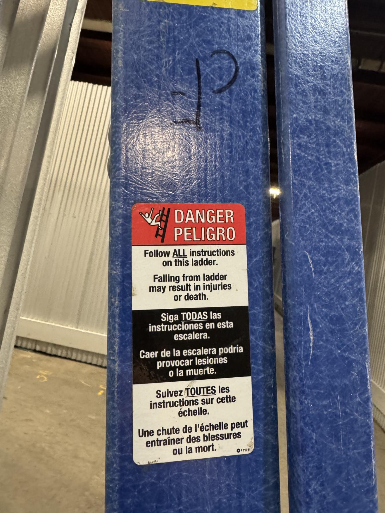 Dead Ladders Featherlite 8ft portable ladder (blue)