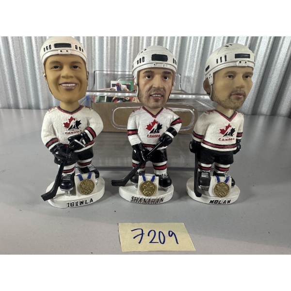 Bobble Heads and Fooball Cards from 1991