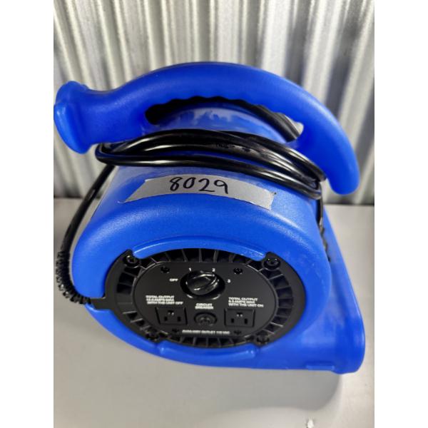 B-Air VP-25 Air Mover with auxullary power outlets