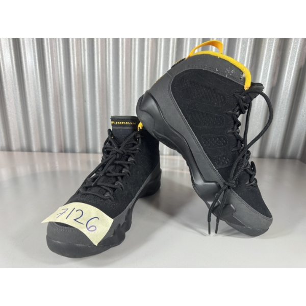 New Nike Air Jordans Gold Mens Size 8