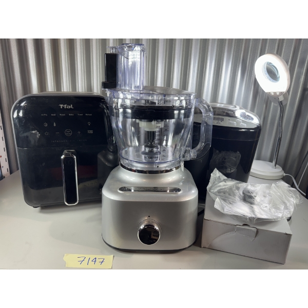 Kitchen Bundle Lot 2 - Breadmaker