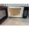Image 2 : Black RCA Microwave