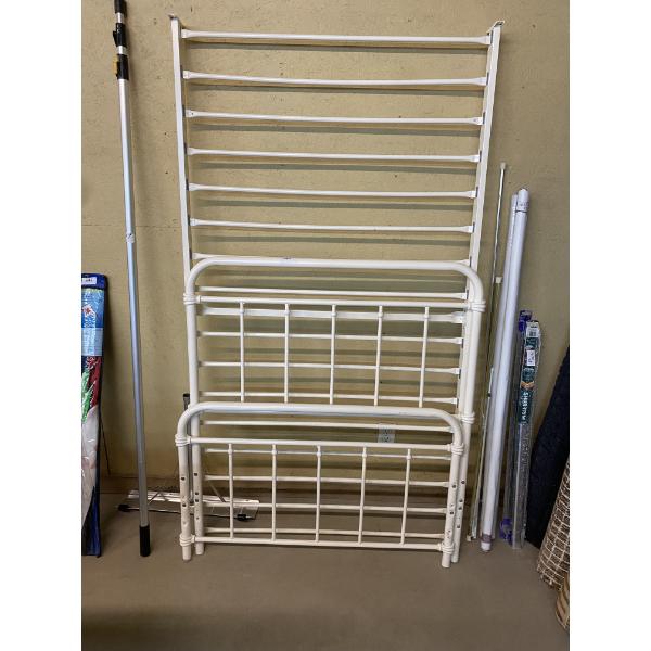 SINGLE CHILDS BED- MISSING HARDWARE