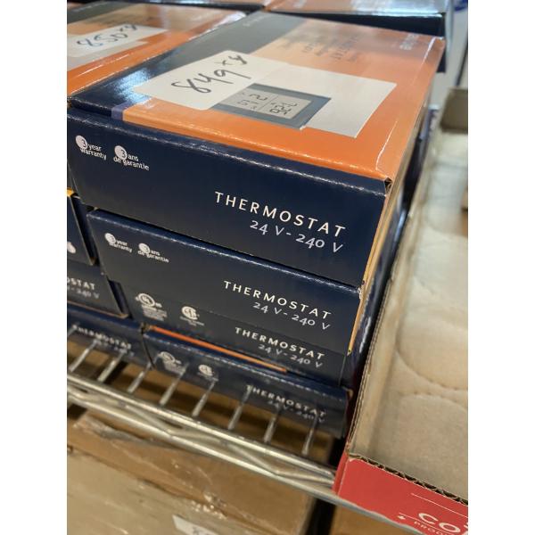 4 ELECTRONIC THERMOSTATS  