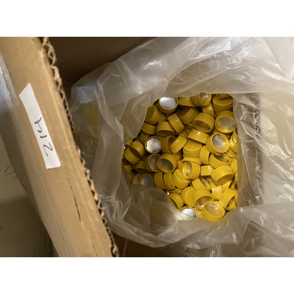 BOX OF 3000 PLASTIC SCREW-ON SQUIRT CAPS