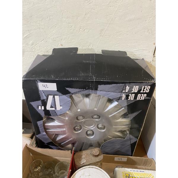 SET OF 4 17 INCH HUB CABS 