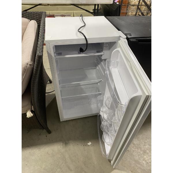 HAMILTON BEACH MINI FRIDGE