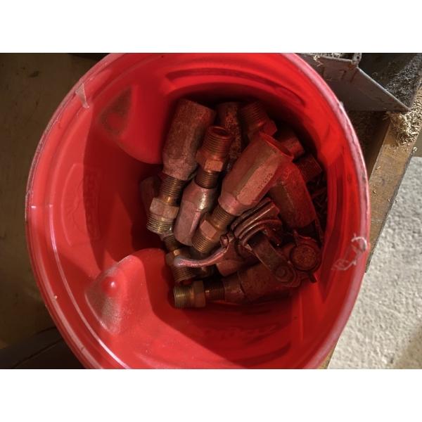 BUCKET OF HYDRAULIC ENDS