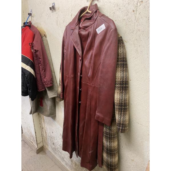 SIZE MEDIUM WOMENâ€™S LONG LEATHER COAT
