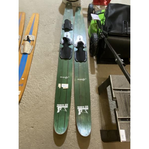 PAIR OF WATER SKIS
