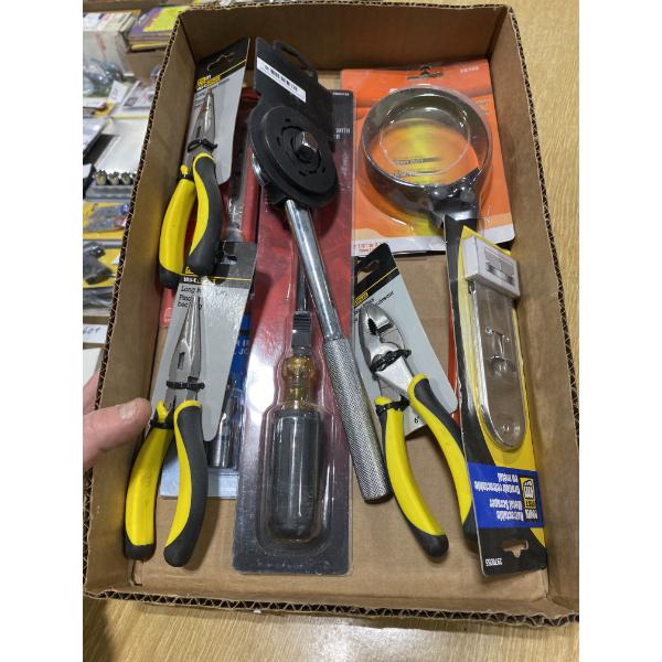 BOX LOT OF ASSORTED TOOLS 