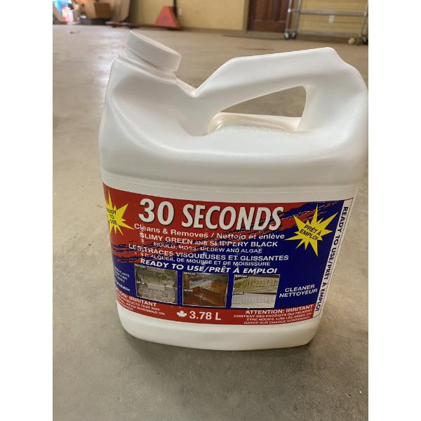 4 JUGS OF 30-SECOND MOLD, MOSS, MILDEW, ALGAE REMOVER - 3.78 L EACH