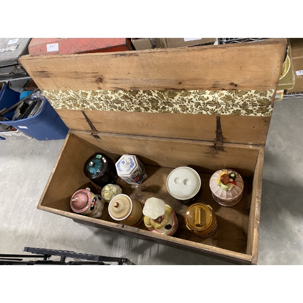 WOODEN BOX WITH GLASS PIECES