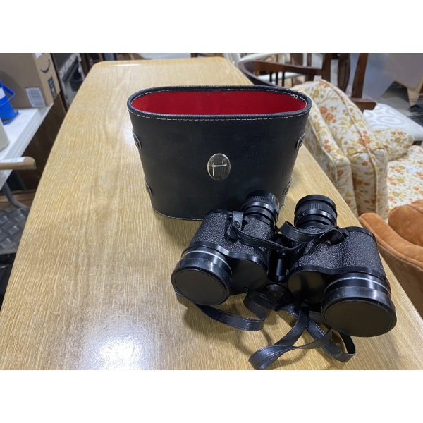 SET OF BINOCULARS