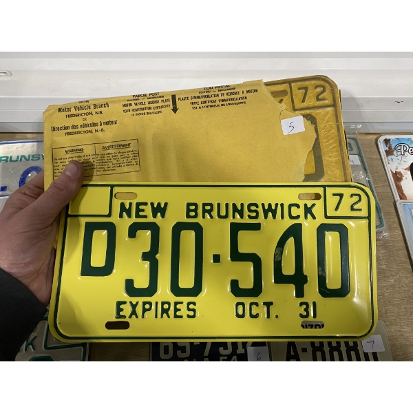 PAIR OF NEW 1972 NEW BRUNSWICK LICENSE PLATES