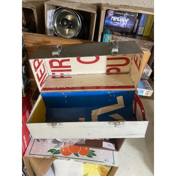 LUNCH BOX MADE OUT OF SIGNS 