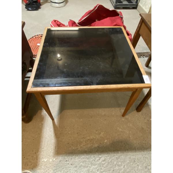 GLASS-TOP END TABLE 26 X 26 INCH