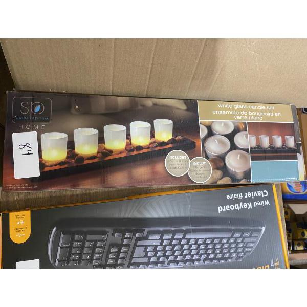 WHITE GLASS CANDLE SET