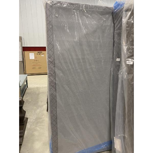 QUEEN SIZE BOX SPRING