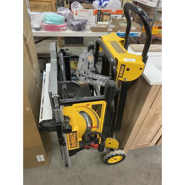ELECTRIC DEWALT FOLDABLE TABLE SAW