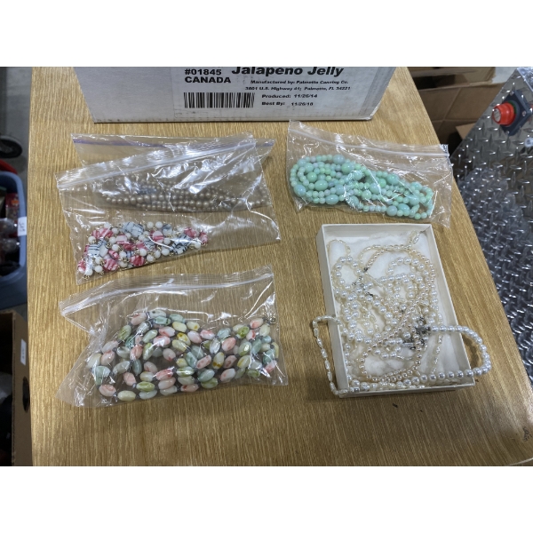 BOX LOT OF ASSORTED WOMENS JEWELRY 