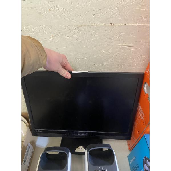 20 INCH FLAT SCREEN TV