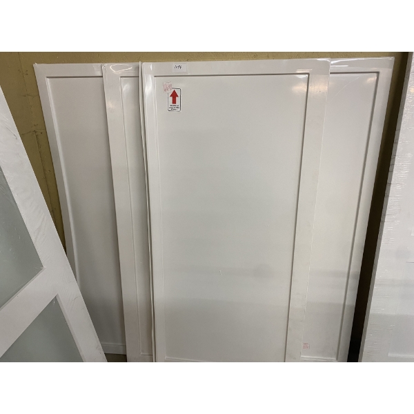 60 INCH TUB WALL KIT- CRACKED ON TWO TOP CORNERS 