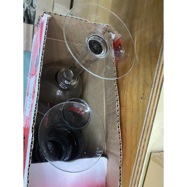 BOX LOT OF GLASS ITEMS