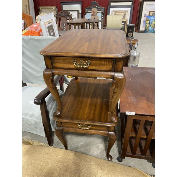 PAIR OF NIGHT STANDS