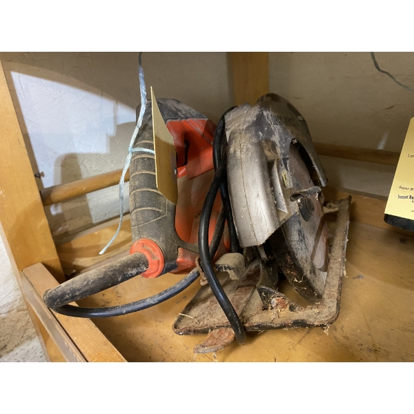 BLACK & DECKER SKILL SAW